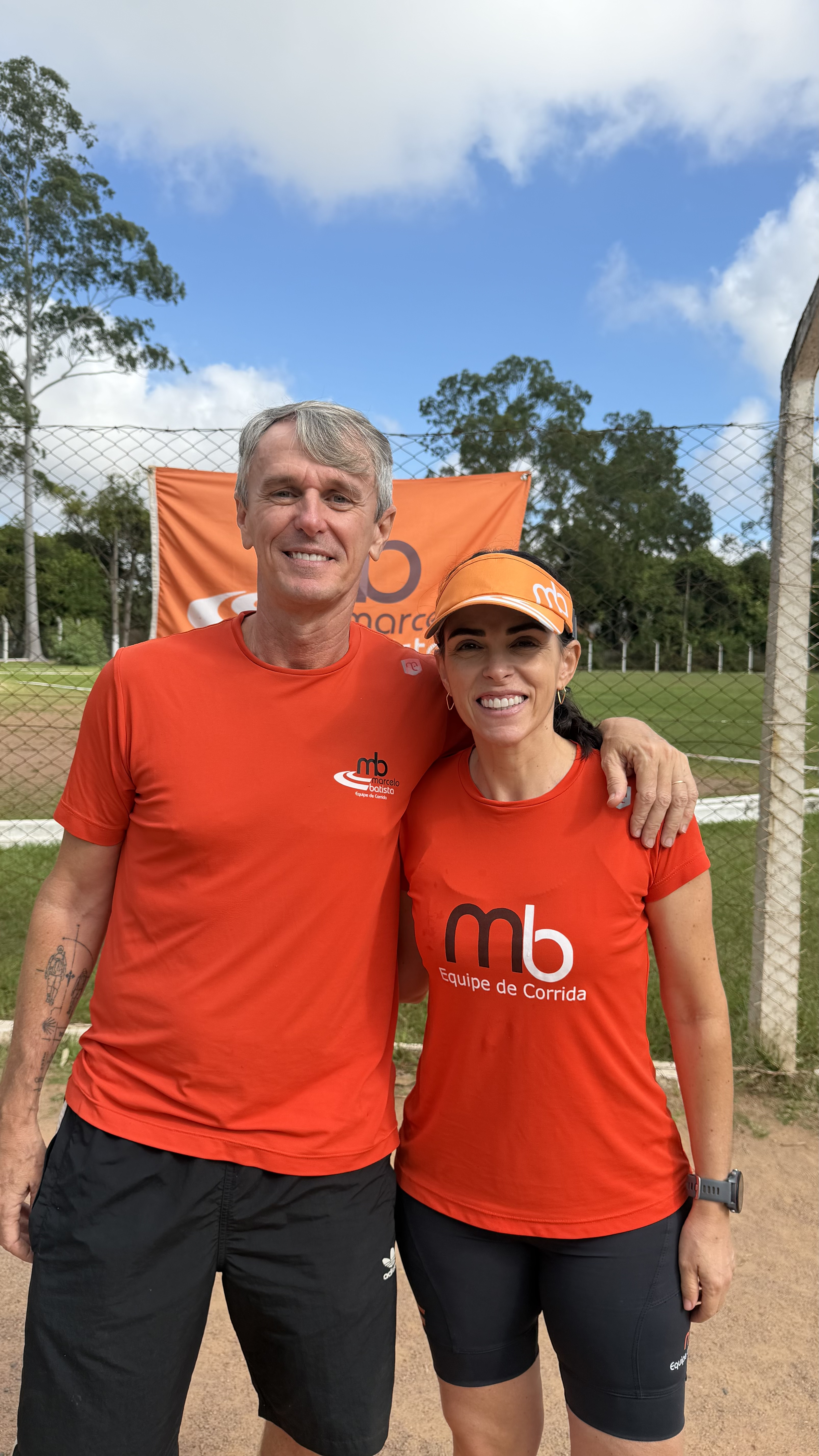 Corredores da equipe Marcelo Batista durante um treino coletivo